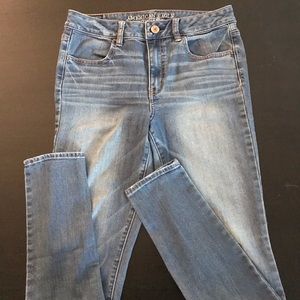 American eagle women’s hi-rise skinny jeans